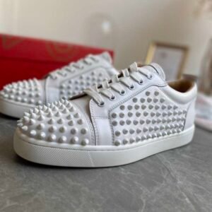 CHRISTIAN LOUBOUTIN LOW TOP SNEAKER - CL156