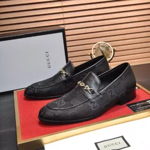 GUCCI MAXI GG GUCCI JORDAAN LOAFER IN BLACK - LDG29