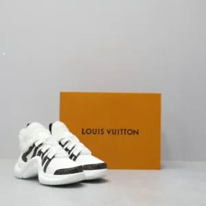 LV ARCHLIGHT SNEAKER – LSVM017